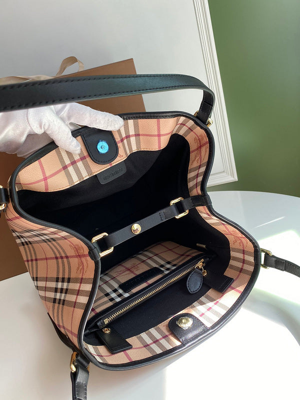 Burberry Bags Bags Clutch Bag Style 9