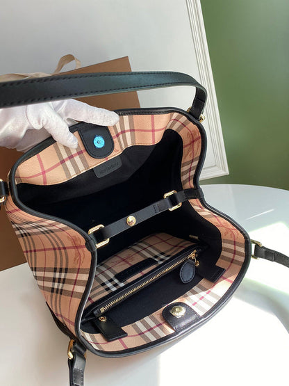 Burberry Bags Bags Clutch Bag Style 9