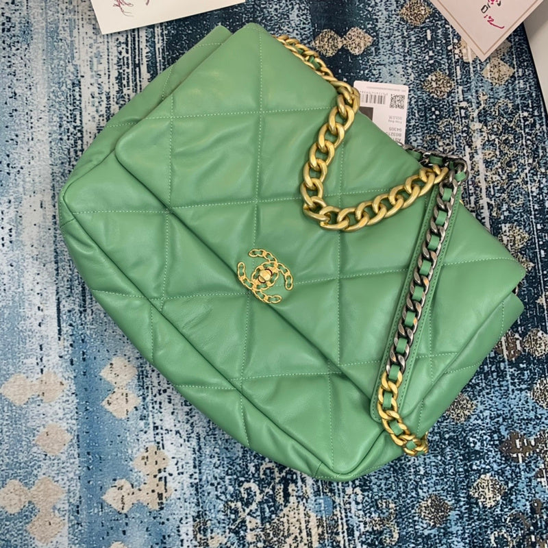Chanel Luxury Handbag Style 593 Rovelle Bags