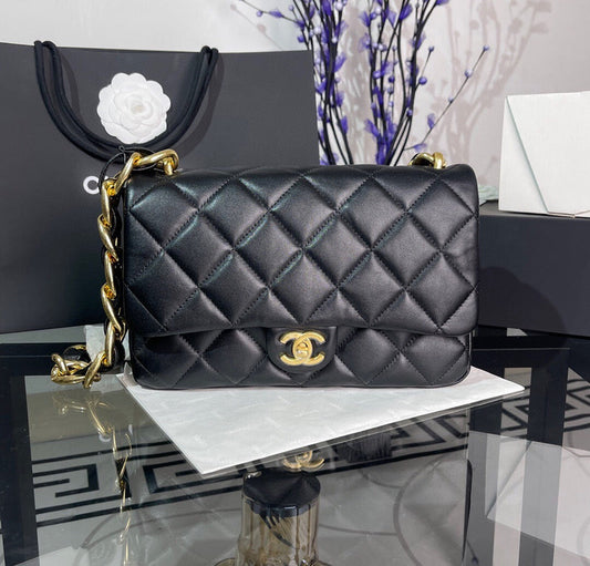 Chanel Luxury Handbag Style 62 Rovelle Bags