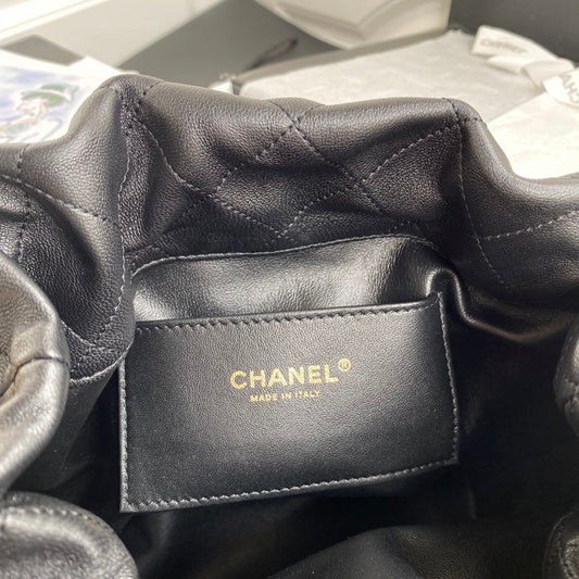Chanel Luxury Handbag Style 625 Rovelle Bags