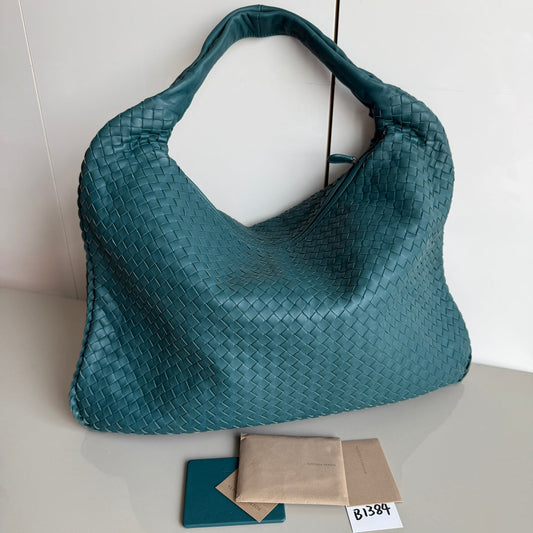 Bottega Veneta Veneta Hobo Maxi Green Intrecciato Leather Bag 51cm