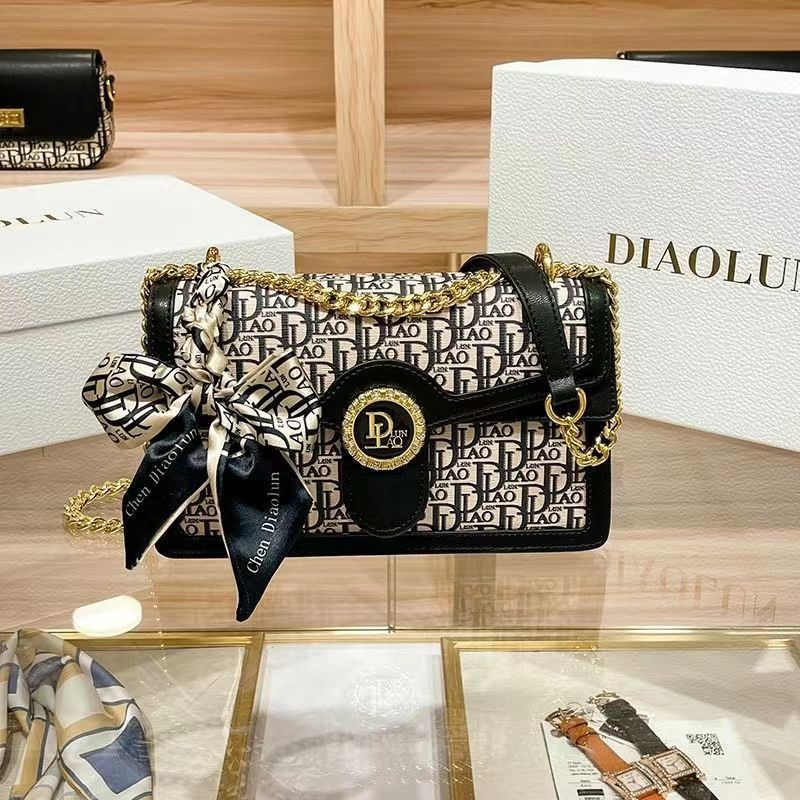 New Luxury embroidery cortex Handbag