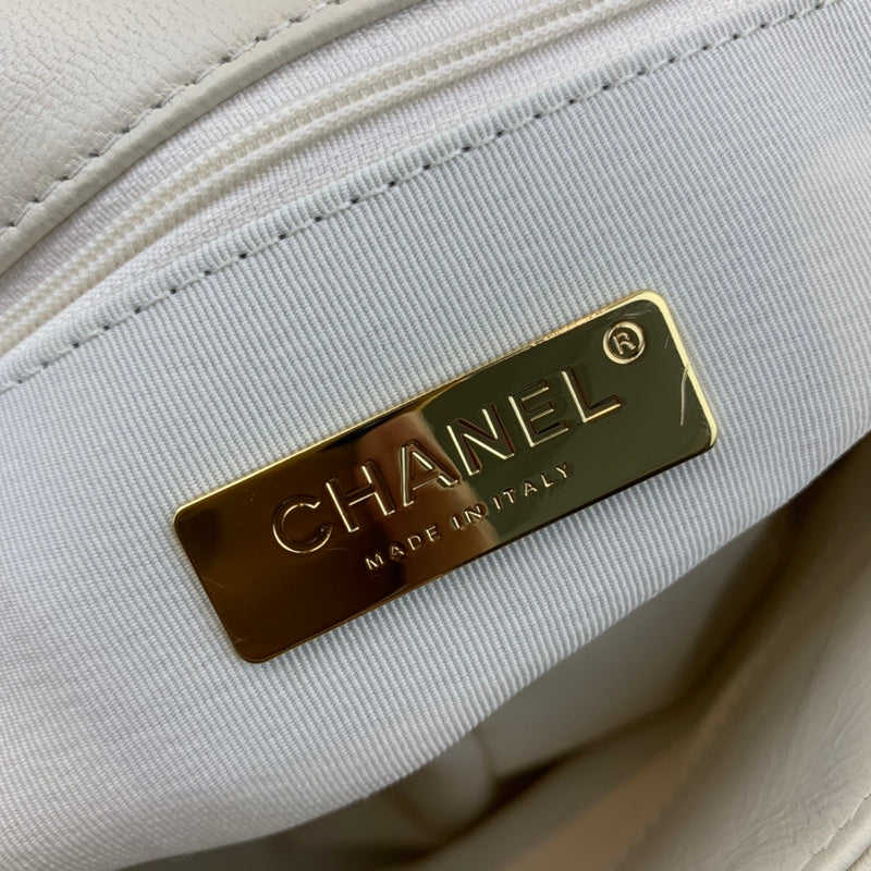 Chanel Luxury Handbag Style 582 Rovelle Bags