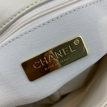 Chanel Luxury Handbag Style 582 Rovelle Bags