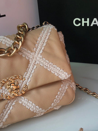 Chanel Luxury Handbag Style 610 Rovelle Bags