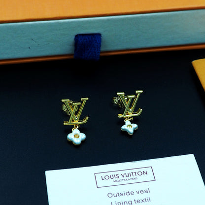 High-Quality Stud Earrings-4