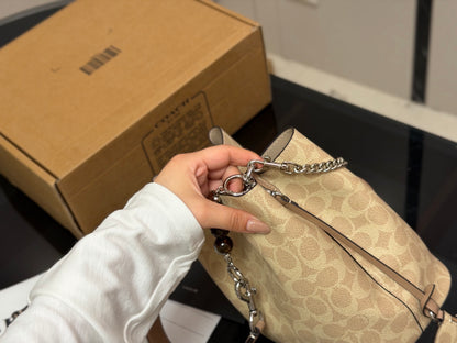 High-End Women's Fashion Handbags-21