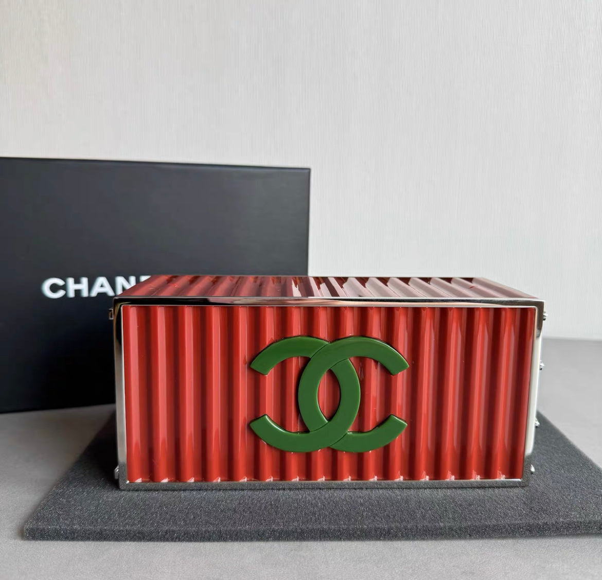 Chanel Luxury Leather Red Clutch Rovelle Bags