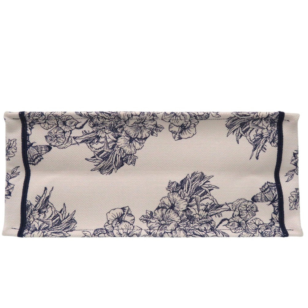 Christian Dior Handbag canvas white Book Tote Large Embroidered Handbag unisex(Unisex) Rovelle Bags