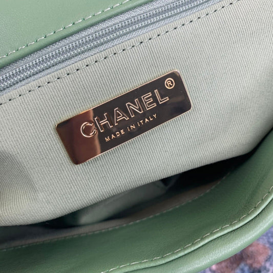 Chanel Luxury Handbag Style 593 Rovelle Bags