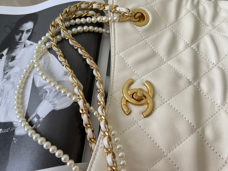 Chanel Luxury Handbag Style 624 Rovelle Bags