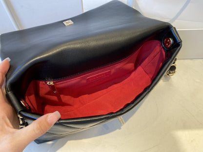 Chanel Luxury Handbag Style 640 Rovelle Bags