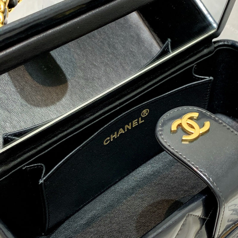 Chanel Luxury Handbag Style 564 Rovelle Bags