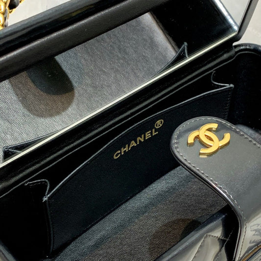 Chanel Luxury Handbag Style 564 Rovelle Bags