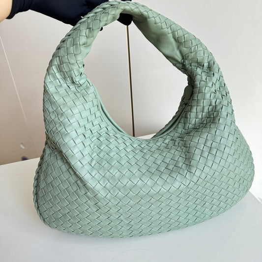 Bottega Veneta Veneta Hobo Medium Green Intrecciato Leather Bag 41cm