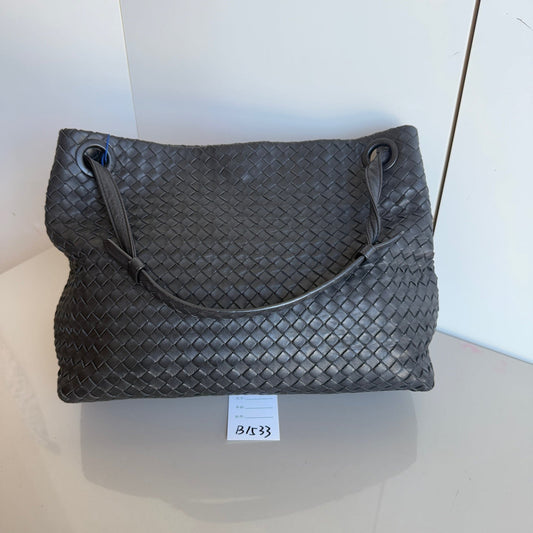 Bottega Veneta Garda Shoulder Bag Intrecciato Nappa Leather Black Large 33cm