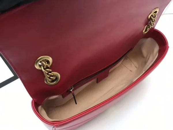Gucci GG Marmont Matelass茅 Shoulder Bag Red