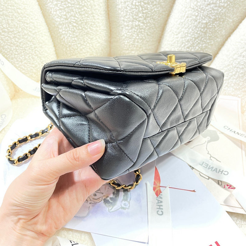 Chanel Luxury Handbag Style 431 Rovelle Bags