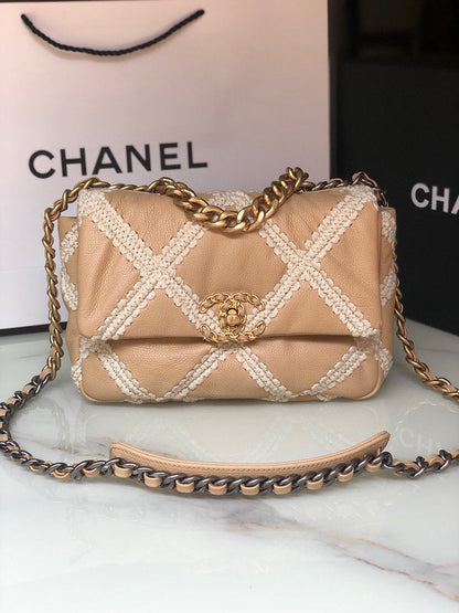 Chanel Luxury Handbag Style 610 Rovelle Bags