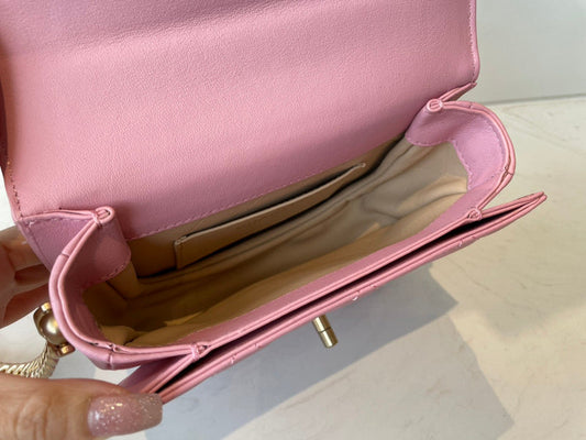 Chanel Luxury Handbag Style 651 Rovelle Bags