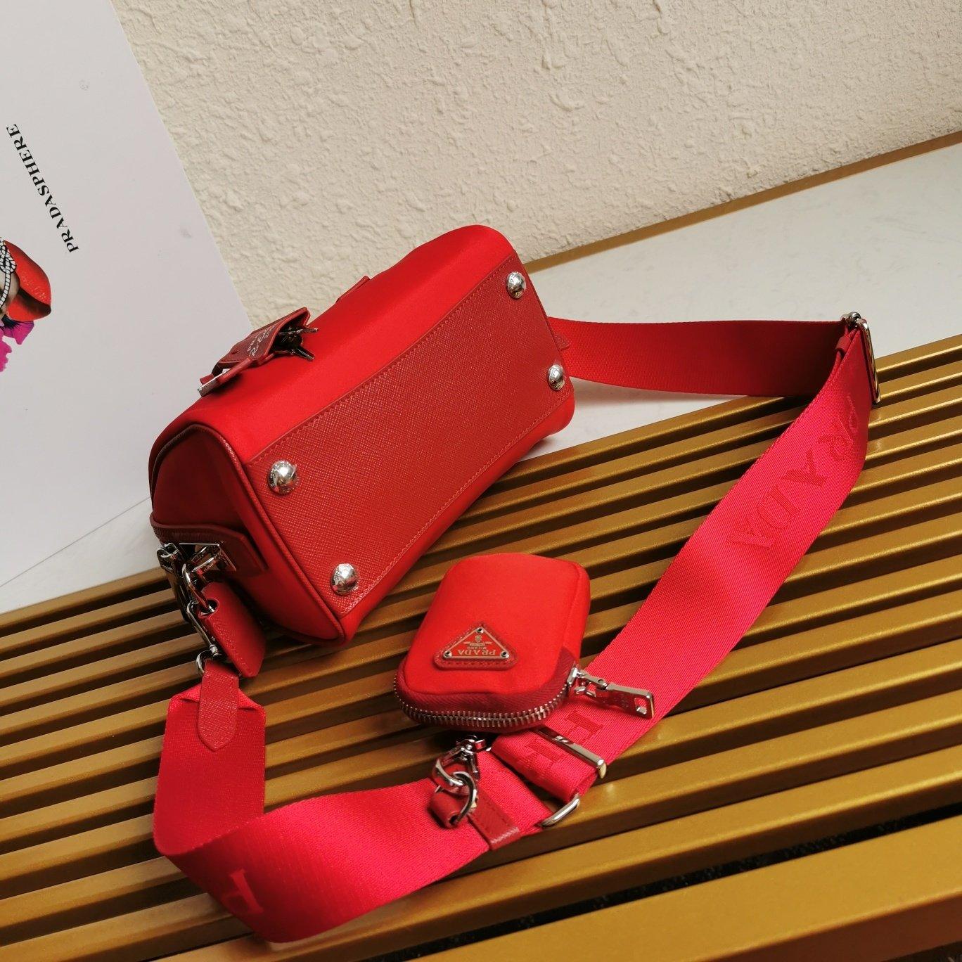 Prada Re-Edition 2005 Nylon Bag