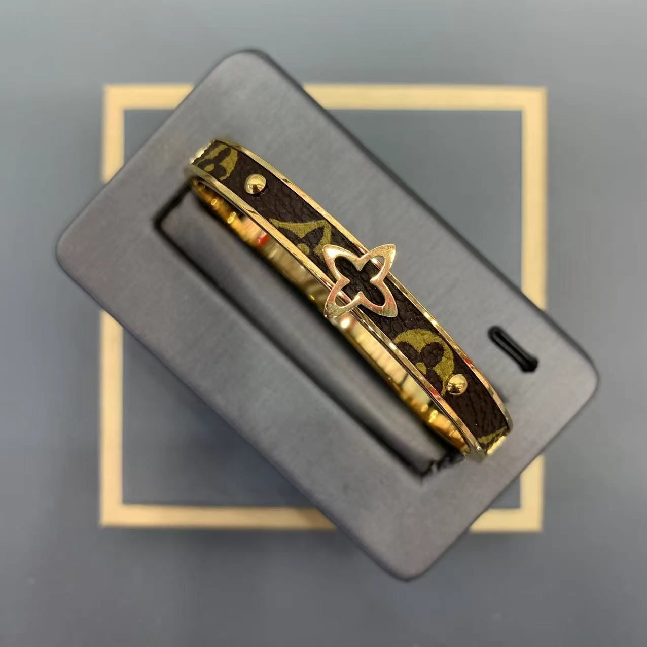 Fashion Retro VL diamond  bracelet