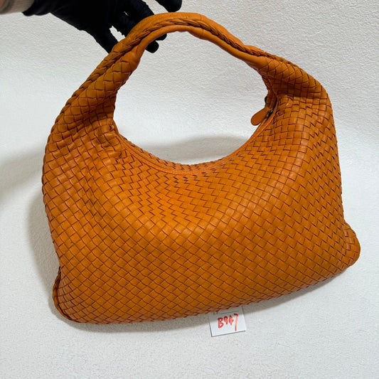Bottega Veneta Veneta Hobo Medium Orange Intrecciato Leather Bag 47cm