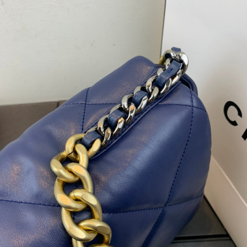 Chanel Luxury Handbag Style 583 Rovelle Bags