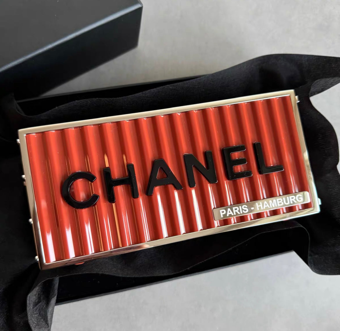 Chanel Luxury Leather Red Clutch Rovelle Bags