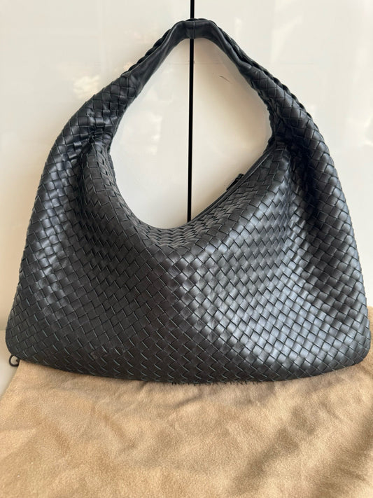 Bottega Veneta Veneta Intrecciato Hobo Bag Medium Black Leather 47cm