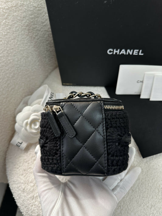 Chanel Vanity Leather Clutch Rovelle Bags