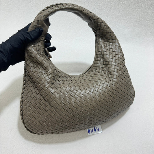 Bottega Veneta Hobo Bag Lambskin leather Grey Medium 40cm