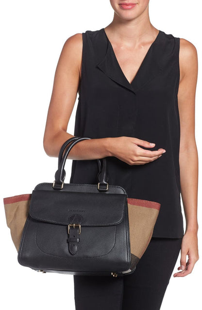 Burberry MEDIUM HARCOURT Leather Shoulder Bag