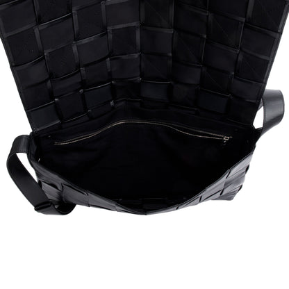 Bottega Venetaen Black Intrecciato Leather Maxi Cassette Flap Messenger Bag