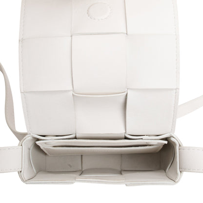 Bottega Venetaen White Maxi Intrecciato Leather Extra Mini Cassette Flap Bag