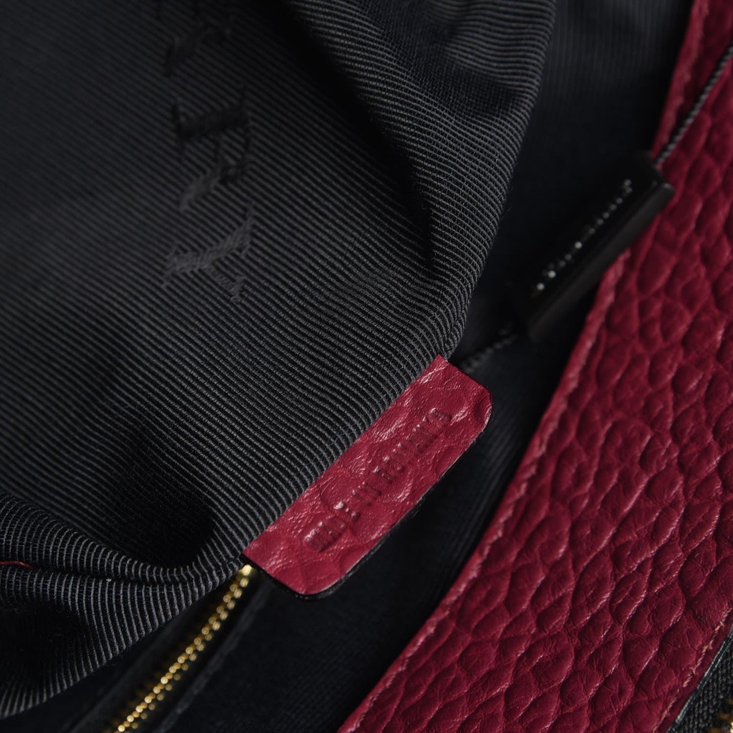 Burberry HERITAGE GRAIN Leather Shoulder Bag
