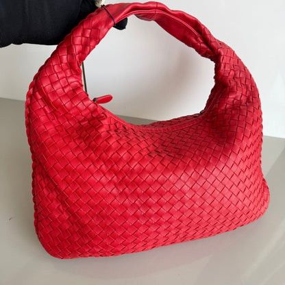 Bottega Veneta Veneta Hobo Small Red 40cm Lambskin Leather