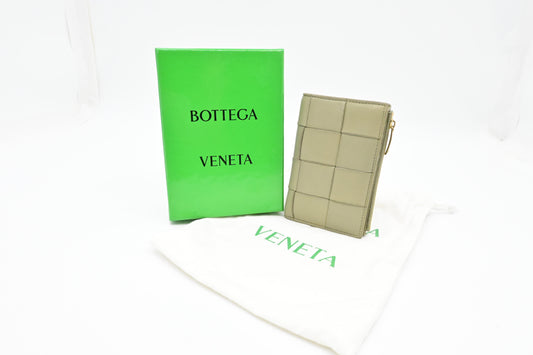 Bottega Veneta Wallet in Green Intrecciato Leather