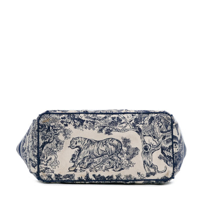 Dior Embroidered Toile De Jouy Catherine Tote (SHG-onfvYr) Rovelle Bags