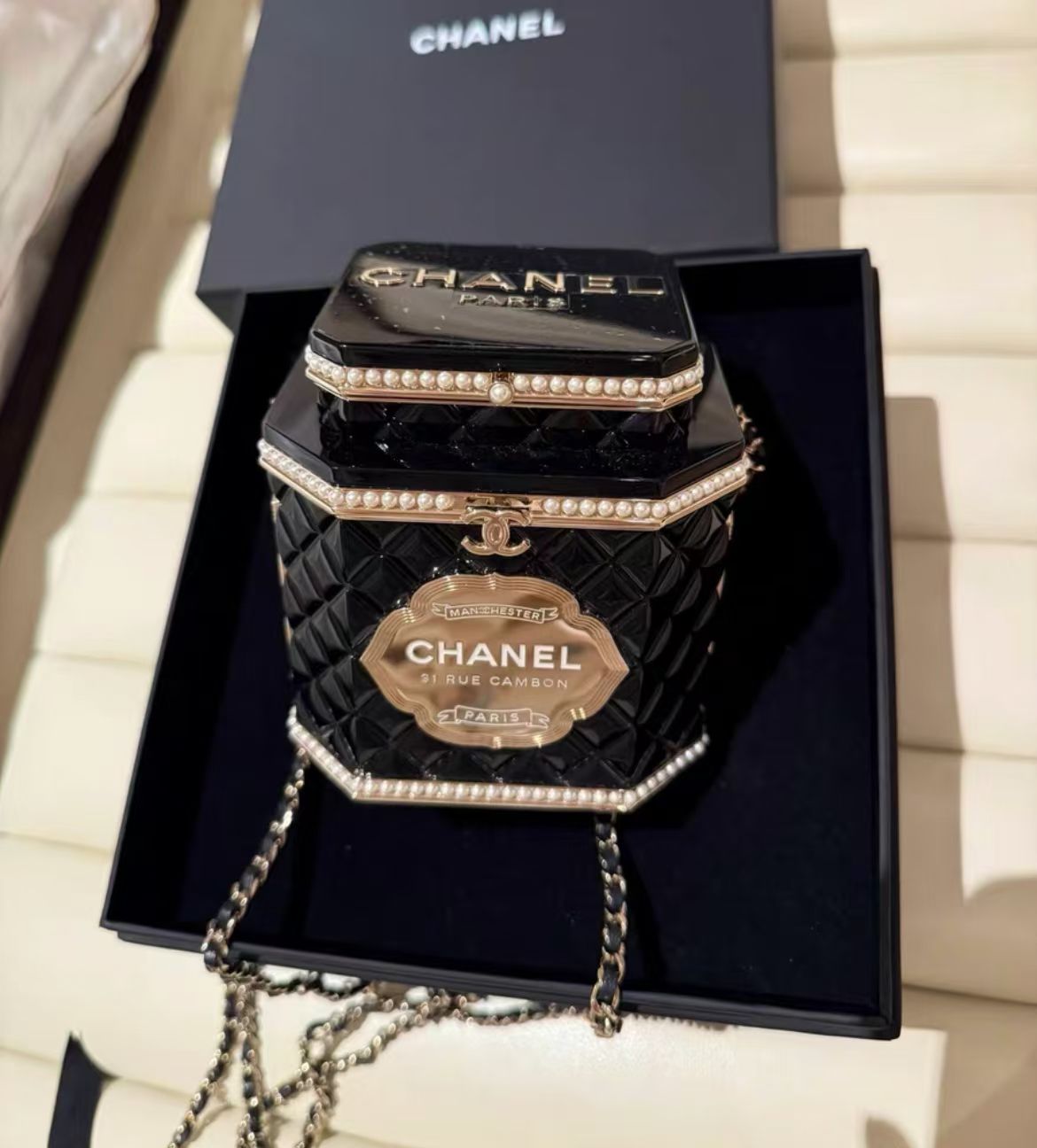 Chanel Luxury Leather Black Handbag Style 7 Rovelle Bags