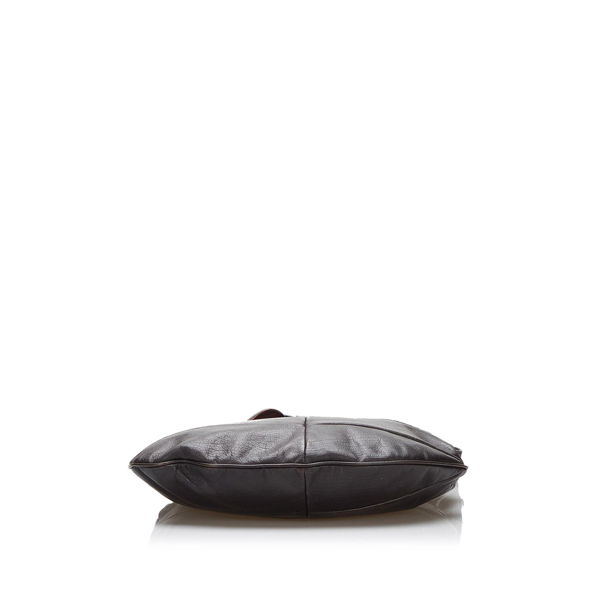 Fendi Oyster Shoulder Bag (SHG-DL89xb) Rovelle Bags