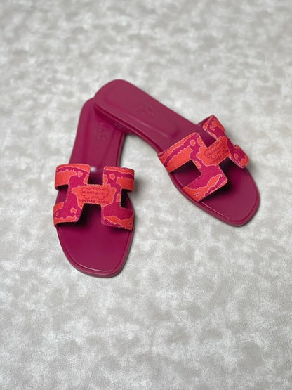 Pink Oran Hermes sleeper