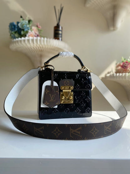 LOUIS VUITTON
Noir Monogram Vernis Leather Spring Street NM Bag