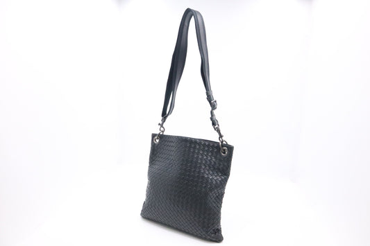 Bottega Veneta Crossbody Bag in Black Intrecciato Leather