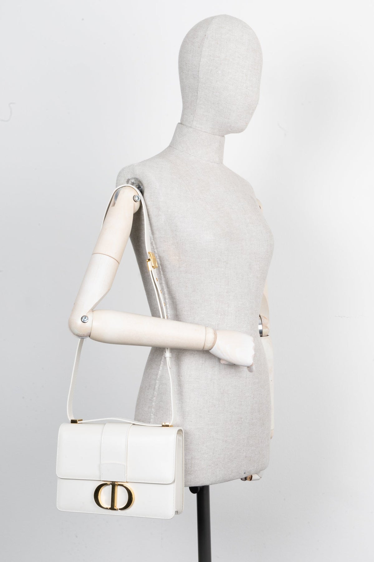 Christian Dior 30 Montaigne Bag Leather White Rovelle Bags