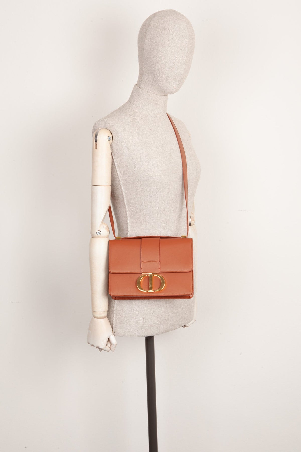 Christian Dior Montaigne Bag 30 Camel Rovelle Bags