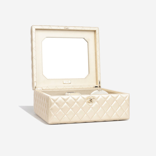 Chanel Luxury Lambskin Gold Handbag Style 14 Rovelle Bags