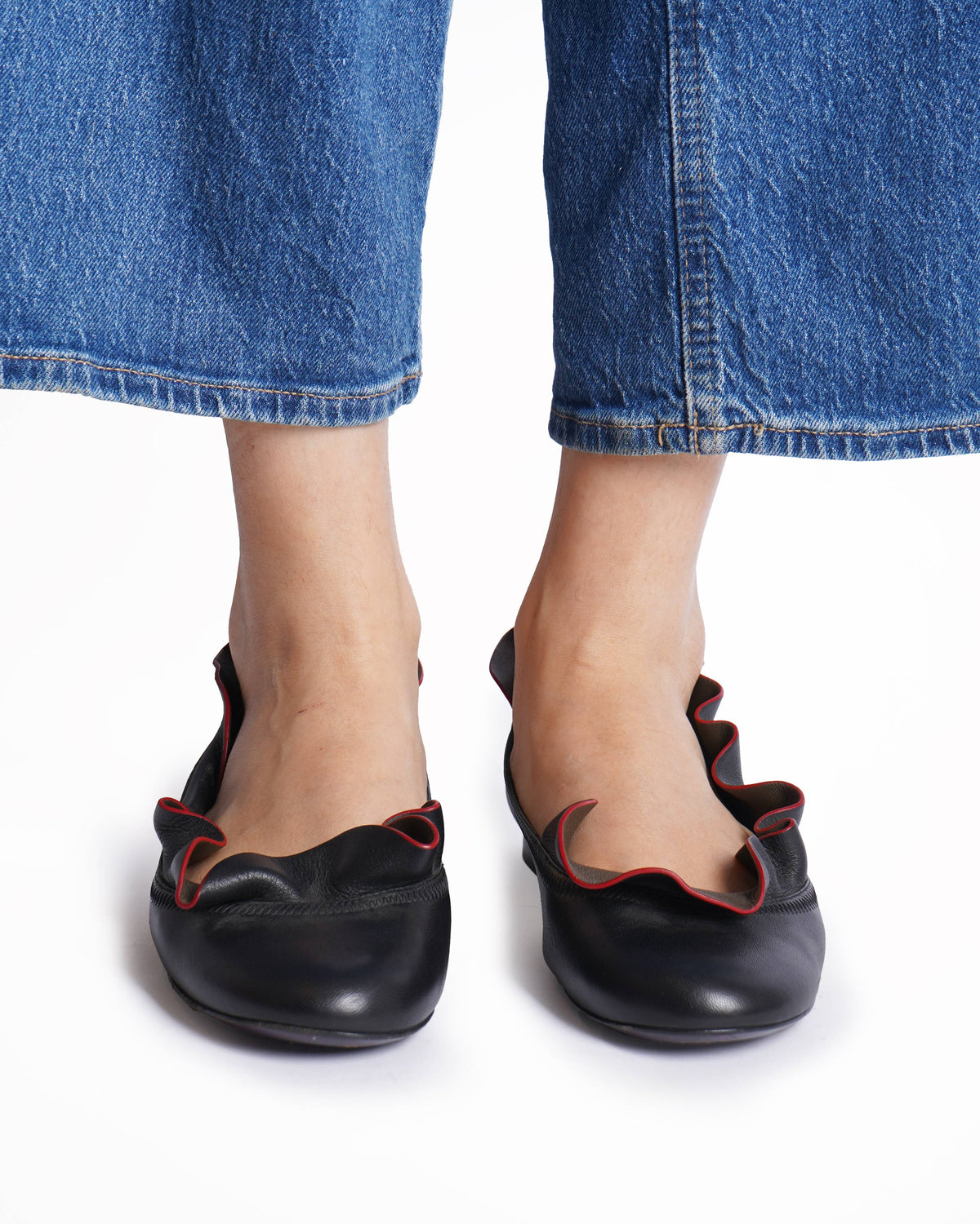 Fendi Leather Ruffle Ballet Flats In Black Rovelle Bags