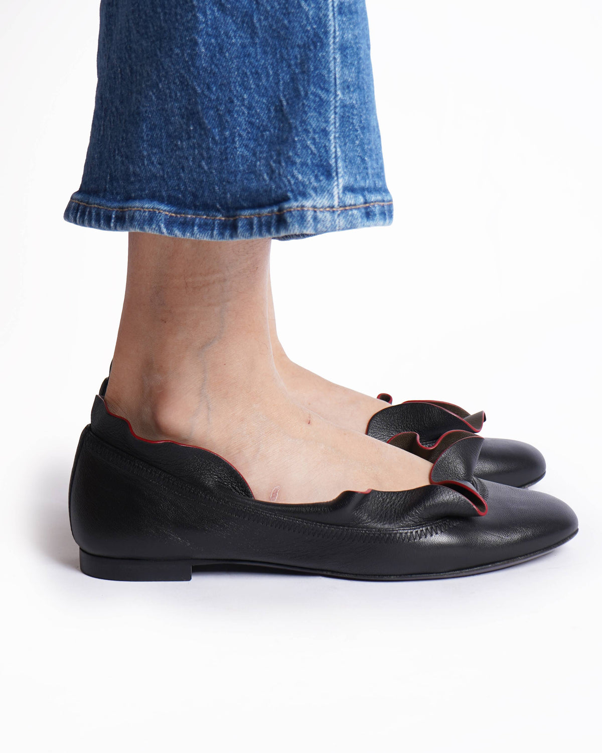 Fendi Leather Ruffle Ballet Flats In Black Rovelle Bags